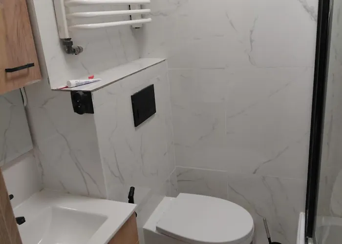 公寓 5 Seperate Shared Near Center Skytowe